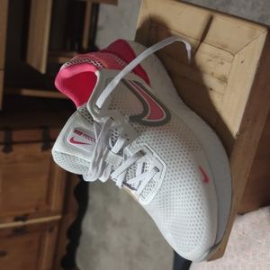 Nike React Legends